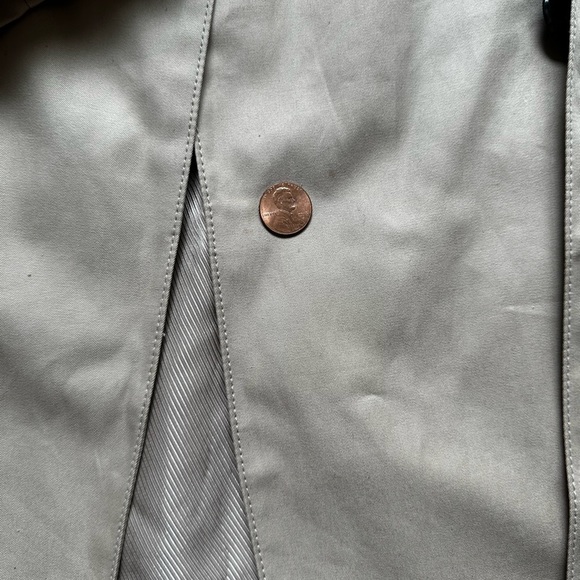 Banana Republic Trench Coat- Size Medium - Picture 3 of 8